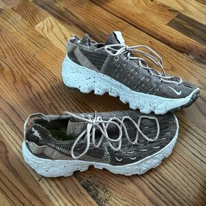 Women’s Nike Space Hippie 04